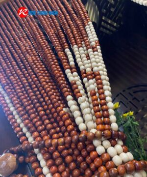Rèm che bàn thờ mẫu Hoa Sen hạt gỗ Hương