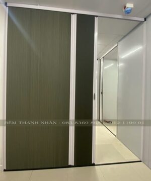 Vách ngăn phòng điều hòa vessel 065 hệ 4.4 nhôm màu trắng sứ