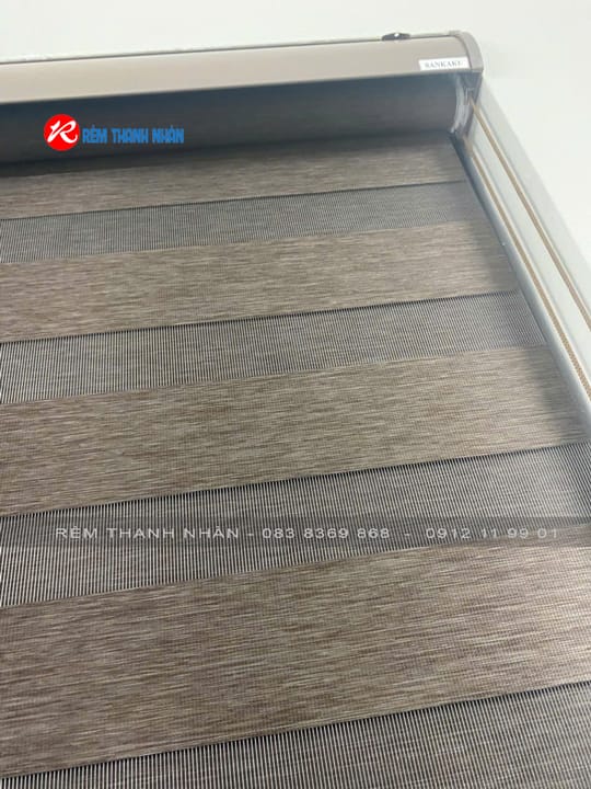 Rèm cầu vồng Sankaku Nga 01 – Nga 03: Rèm cao cấp, cản sáng tuyệt đối cho không gian sống hiện đại 5 Cấu tạo & chất liệu chung của rèm cầu vồng Sankaku Nga 01 – Nga 03