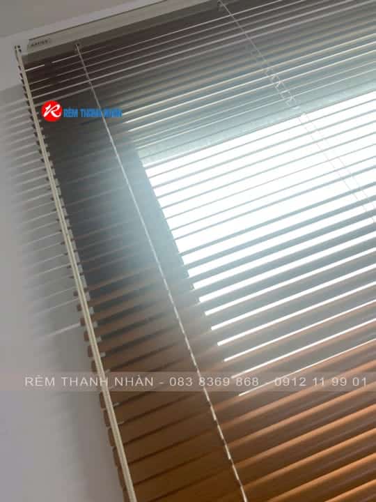 Mành sáo nhôm Artico AL 010 – Thiết kế sơn vân gỗ sang trọng, hiện đại cho mọi không gian 6 Mành sáo nhôm Artico AL 010 – Thiết kế sơn vân gỗ sang trọng, hiện đại cho mọi không gian - Ảnh 5