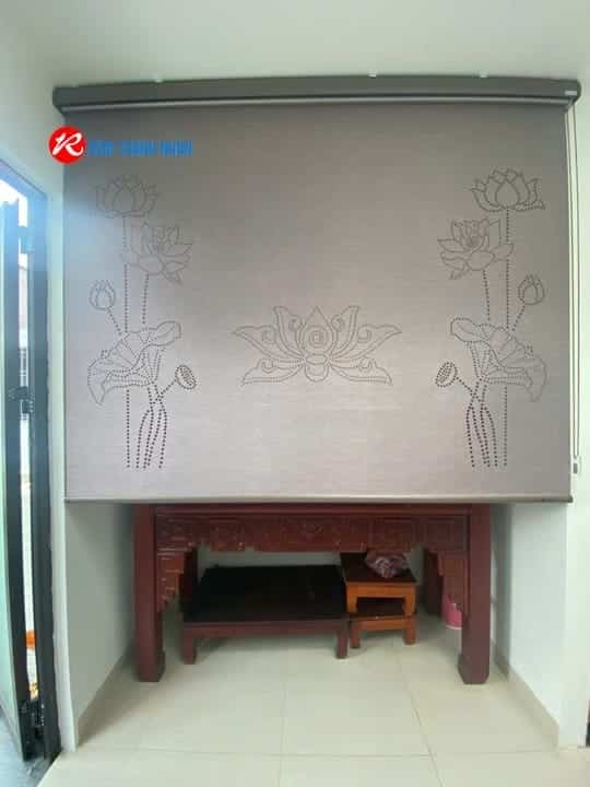 Rèm cuốn che bàn thờ LZ 121 – Vải SL-Coffe, khắc laser, giá rẻ 3 Rèm cuốn che bàn thờ LZ 121 – Vải SL-Coffe, khắc laser, giá rẻ