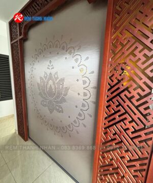 Rèm cuốn khắc laser LZ 243 che bàn thờ, cho phòng thờ