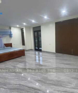 Mành gỗ Basswood AL13 Medium Grey trong phòng khách và phòng ngủ