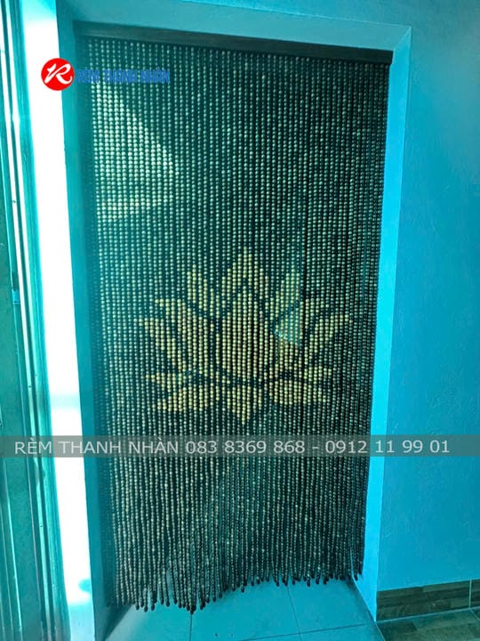Rèm hoa sen phòng thờ – Mành hạt gỗ Bách Xanh phối Pơ Mu sang trọng, phong thủy